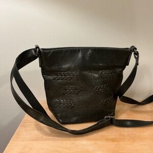 Latico Black shoulder tote Braided